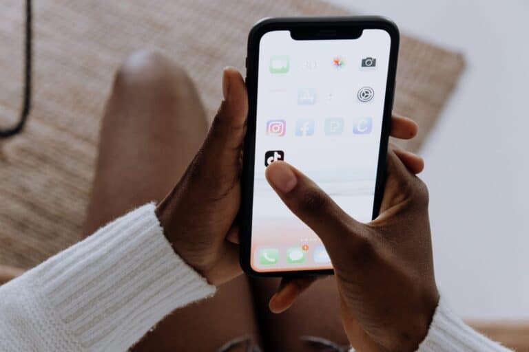 Social Media for Mobile