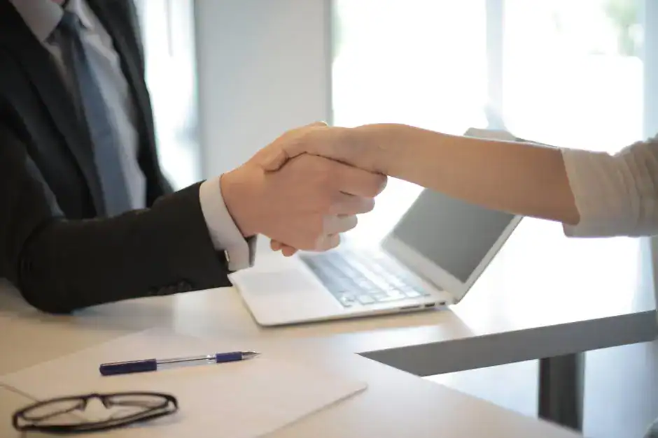 Coach using a daily follow-up system to get coaching clients fast